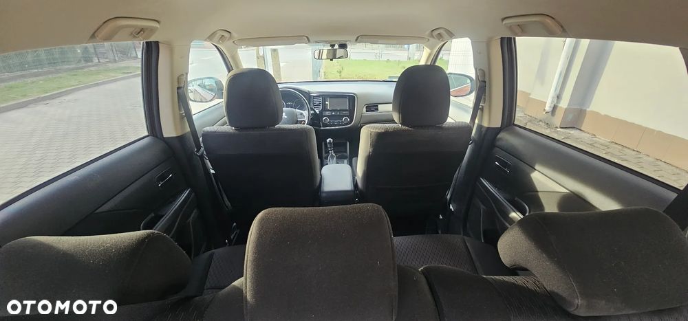 Mitsubishi Outlander 2.2 DID Intense + - 11
