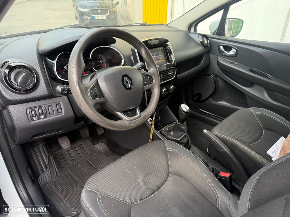 Renault Clio Van - 4