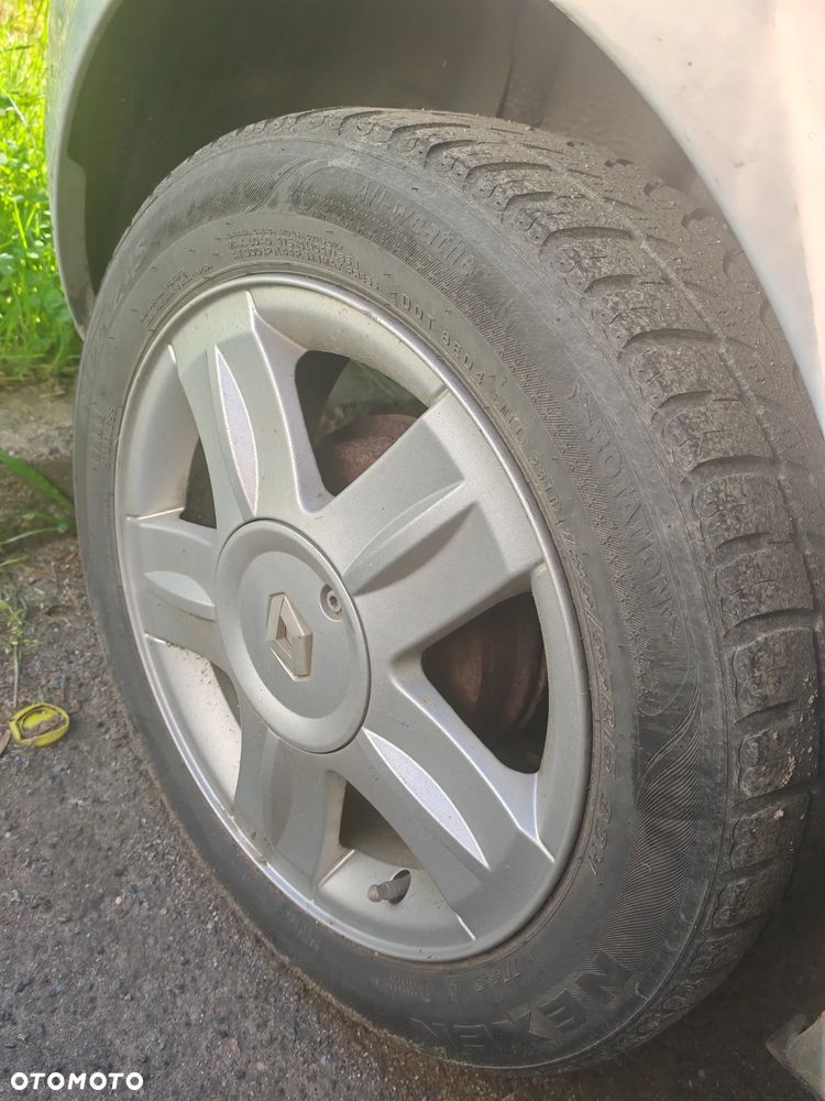 Renault Clio 1.4 16V Privilege - 5