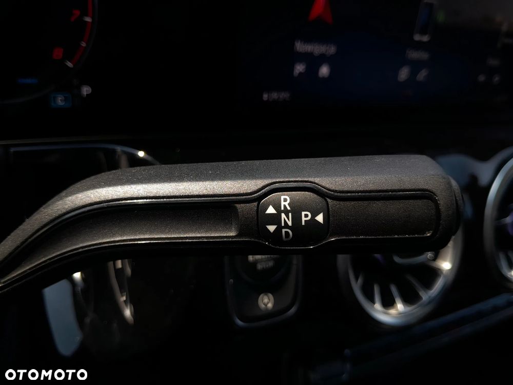 Mercedes-Benz GLA 200 AMG Line - 12