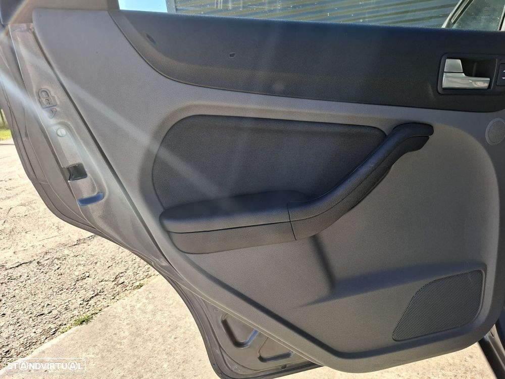 Ford Focus 1.6 TDCi Titanium - 32