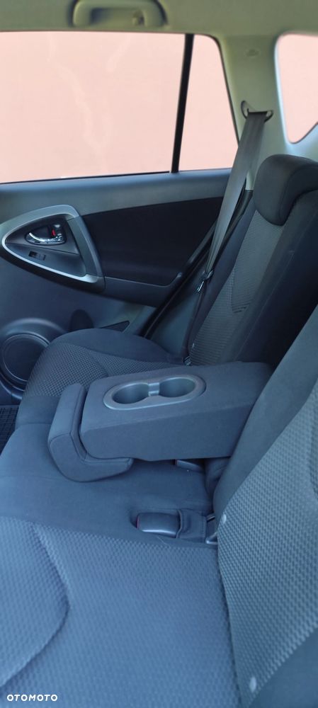 Toyota RAV4 - 24