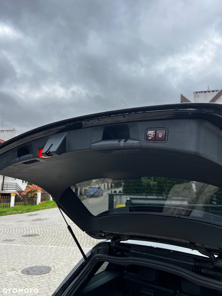 Mercedes-Benz Klasa C 200 T 7G-TRONIC AMG Line - 29