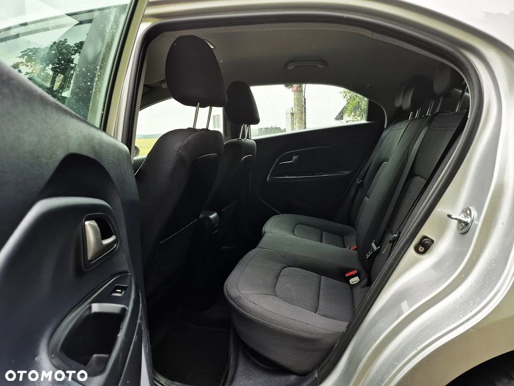 Kia Rio 1.4 crdi XL - 16