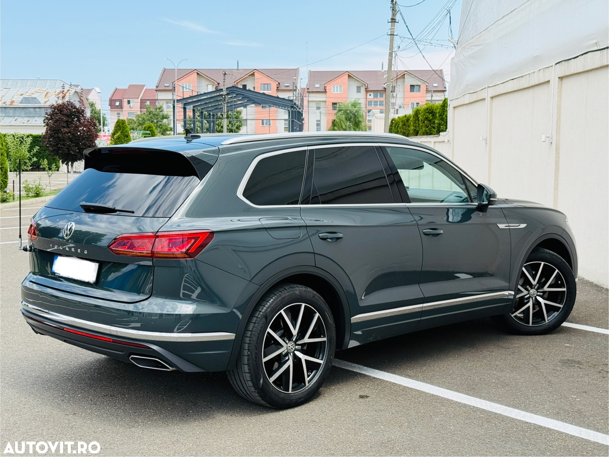 Volkswagen Touareg 3.0 V6 TDI 4Motion DPF Automatik Elegance - 4