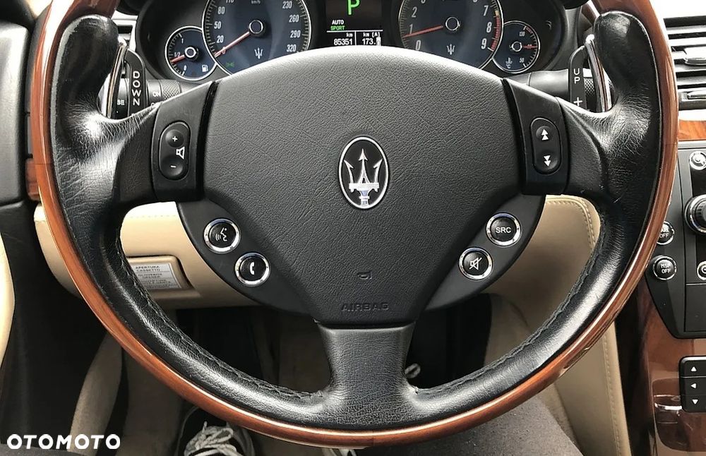 Maserati Quattroporte - 16