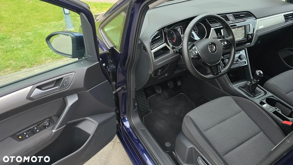 Volkswagen Touran - 23