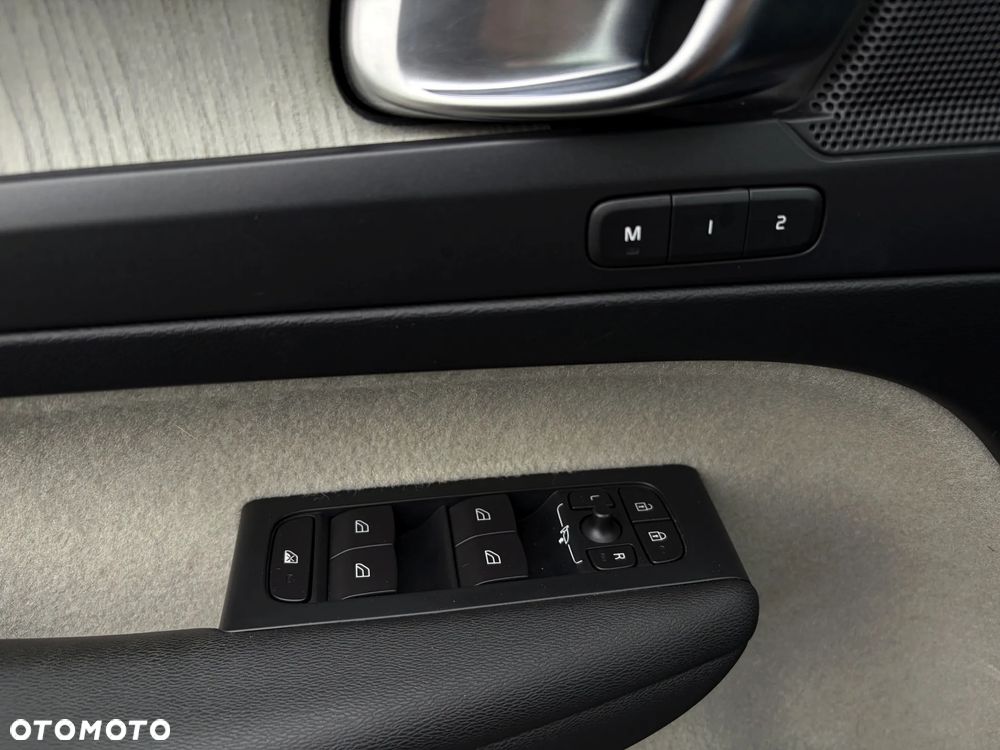 Volvo XC 40 D4 AWD Inscription - 33