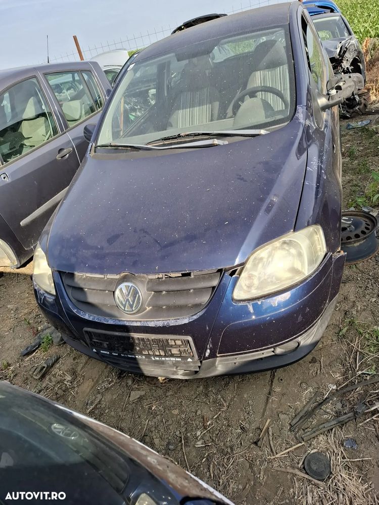 Dezmembrez Volkswagen Fox - 4