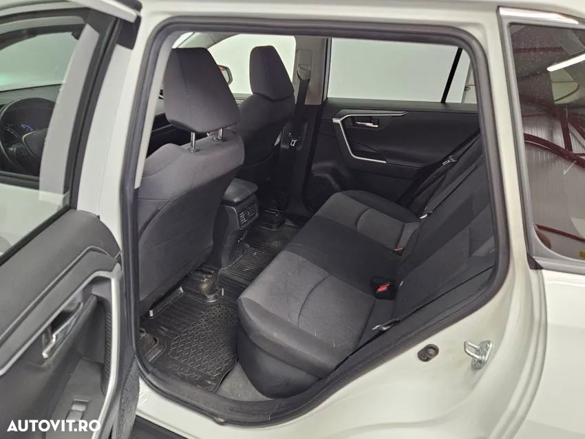 Toyota RAV4 - 7