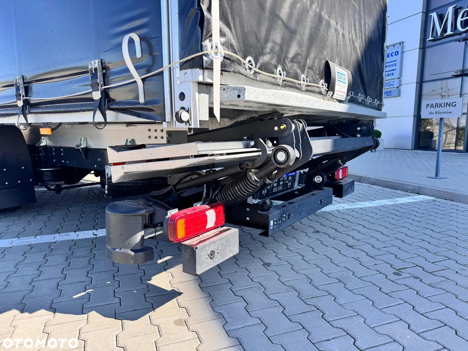 Iveco Daily 70C21HA8/P Plandeka z Windą - 12