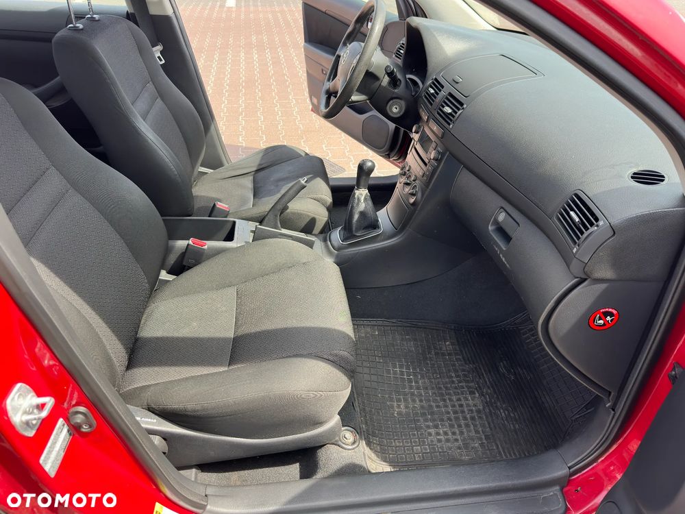 Toyota Avensis - 30
