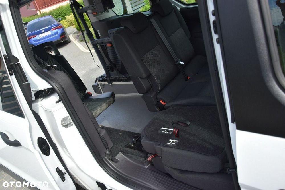 Ford Tourneo Connect Grand - 23