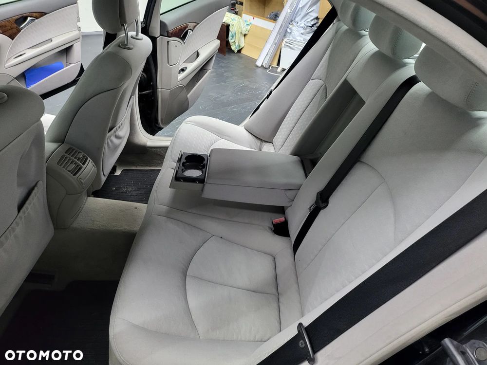 Mercedes-Benz Klasa E 200 Kompressor Classic Sport Edition - 8