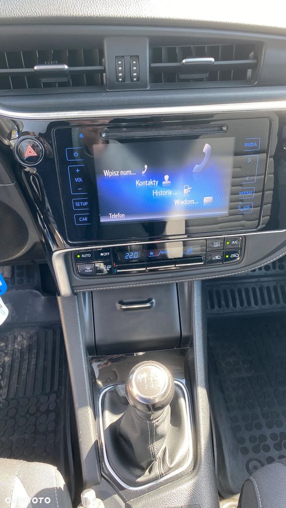 Toyota Auris 1.6 Premium - 18