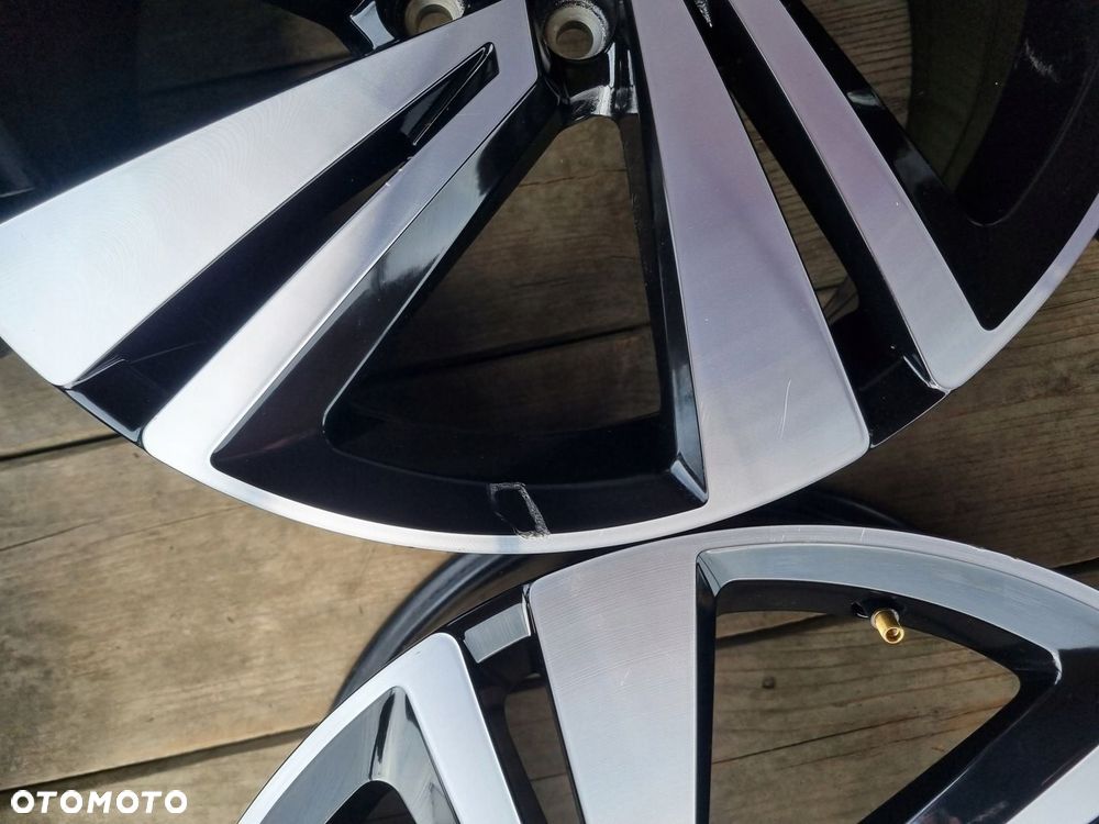 VW T-CROSS alufelgi 7JX18H2 ET39 2GM 5X100 super stan 4szt. - 6