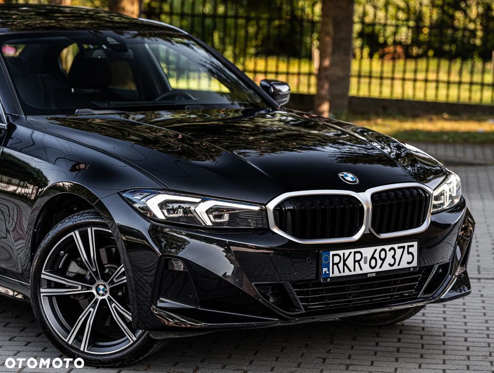 BMW Seria 3 330i xDrive M Sport - 9