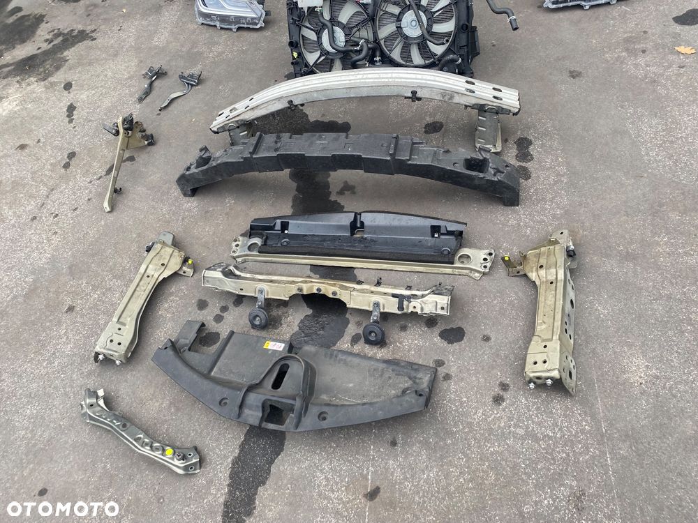 Toyota Corolla E21 E210 SEDAN  Hybrid HYBRYDA 2020r Kompletny przód MASKA BŁOTNIK LAMPA przednia REFLEKTOR LAMPY ZDERZAK pas przedni chłodnice KOMPLETNY CAŁY PRZÓD pokrywa silnika E 21  E 210 - 4