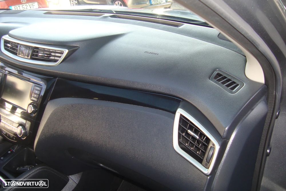 Nissan Qashqai 1.5 dCi N-Connecta J18+Led - 32