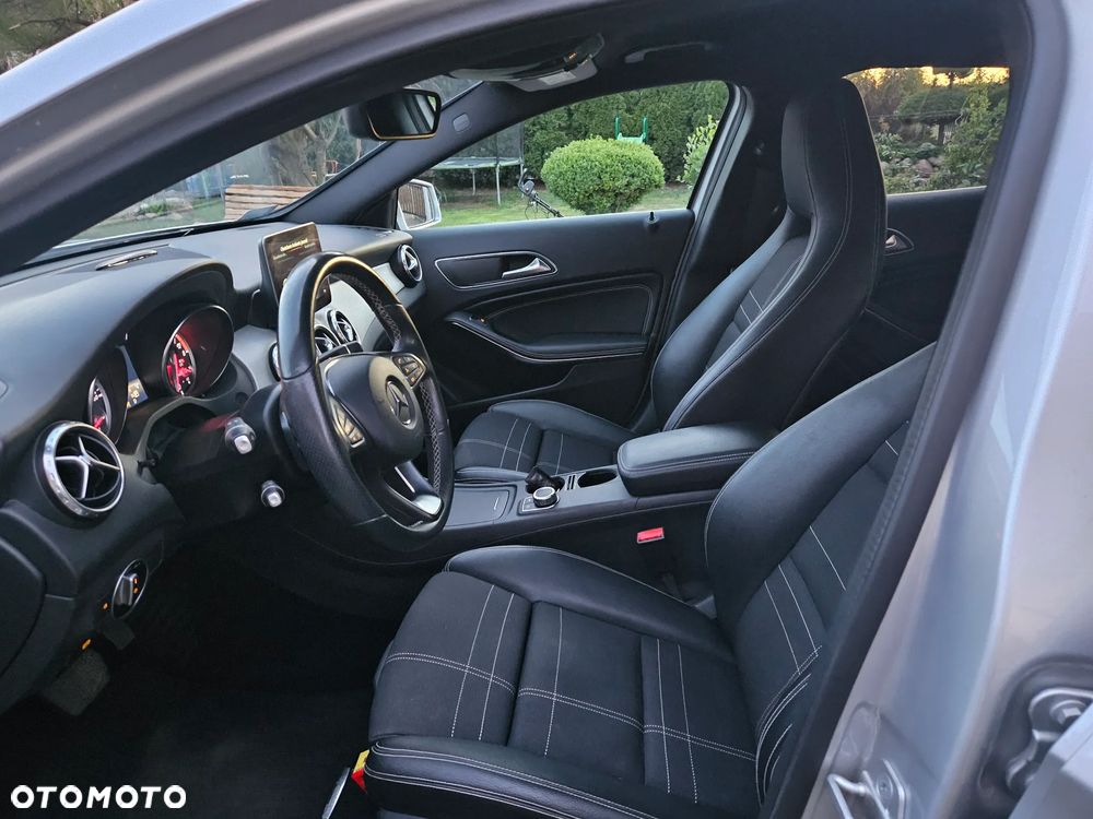Mercedes-Benz GLA 200 7G-DCT Urban - 7