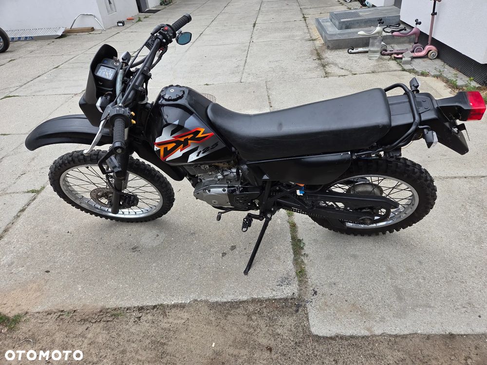 Suzuki DR - 6