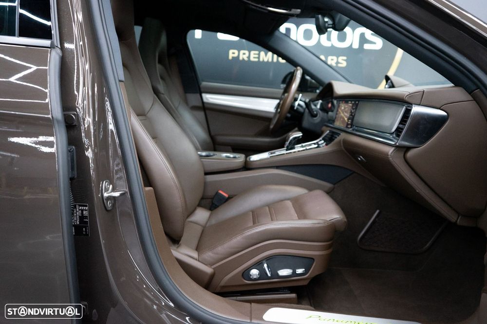 Porsche Panamera Sport Turismo 4 E-Hybrid - 47