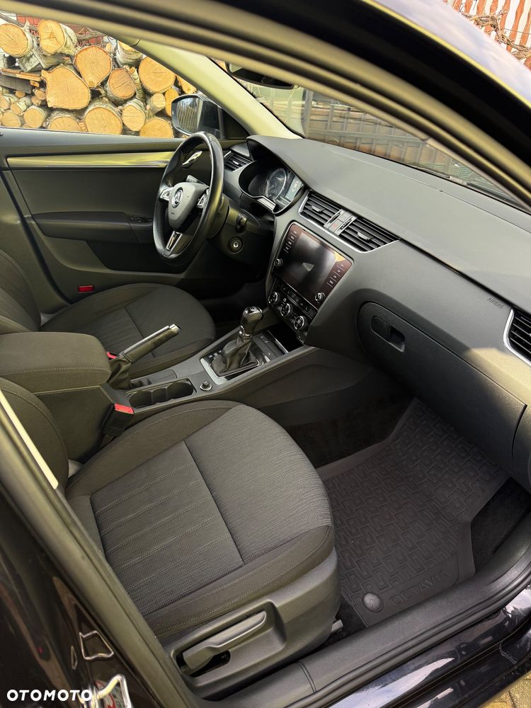 Skoda Octavia 1.6 TDI DSG Style - 11