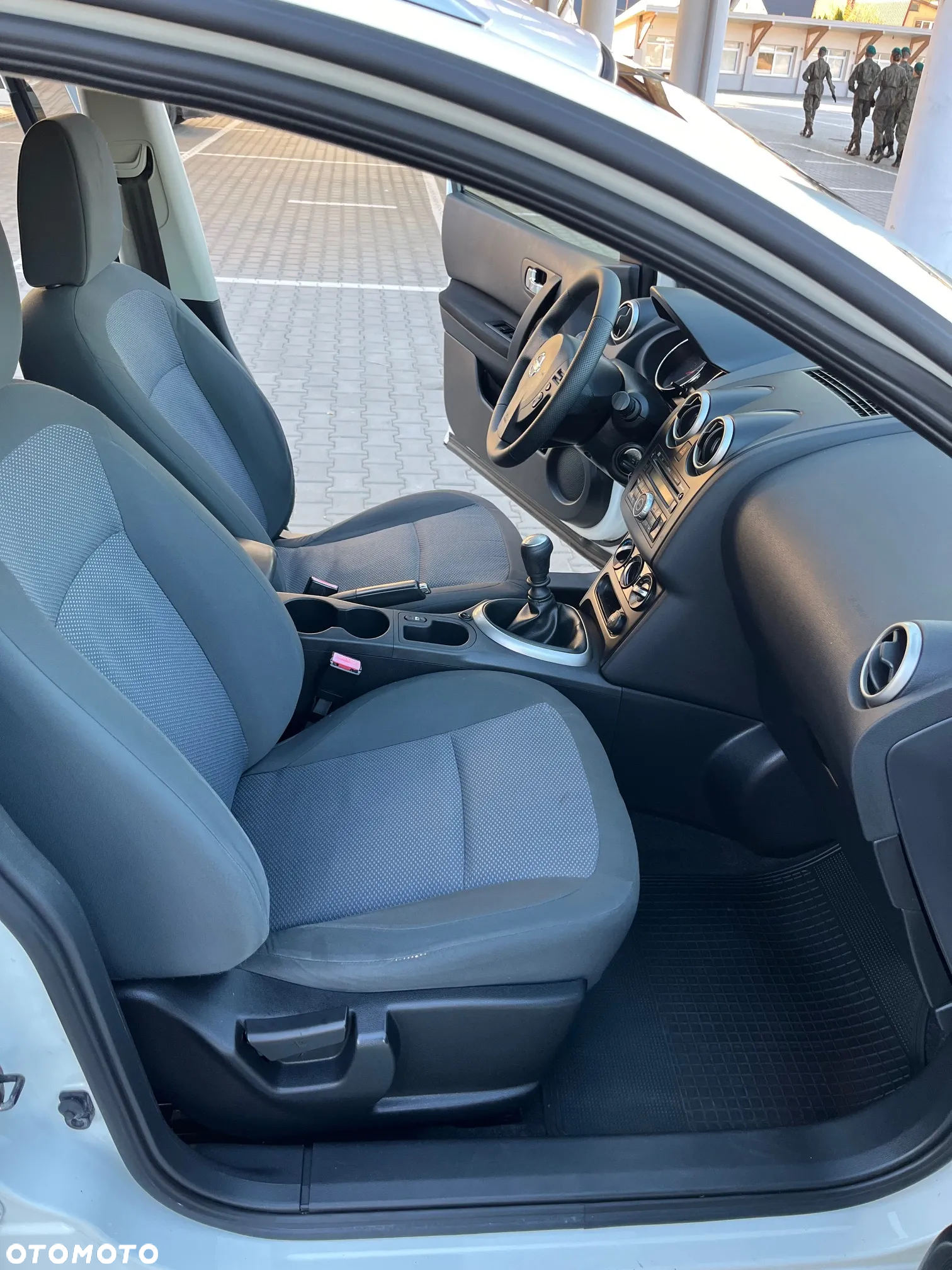 Nissan Qashqai+2 2.0 Visia - 11