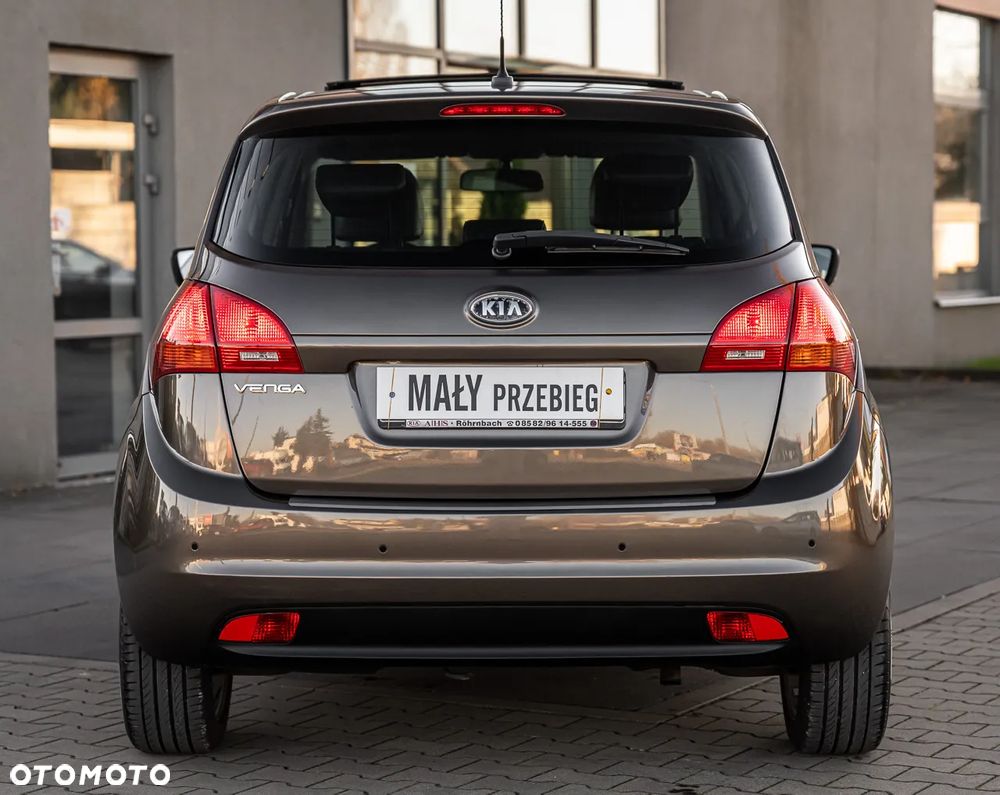 Kia Venga - 11