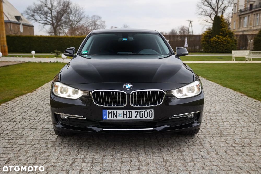 BMW Seria 3 320d xDrive Sport-Aut Luxury Line - 11