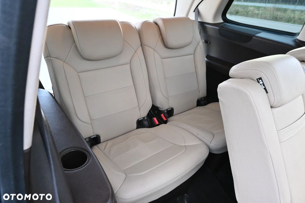 Mercedes-Benz GLS - 23