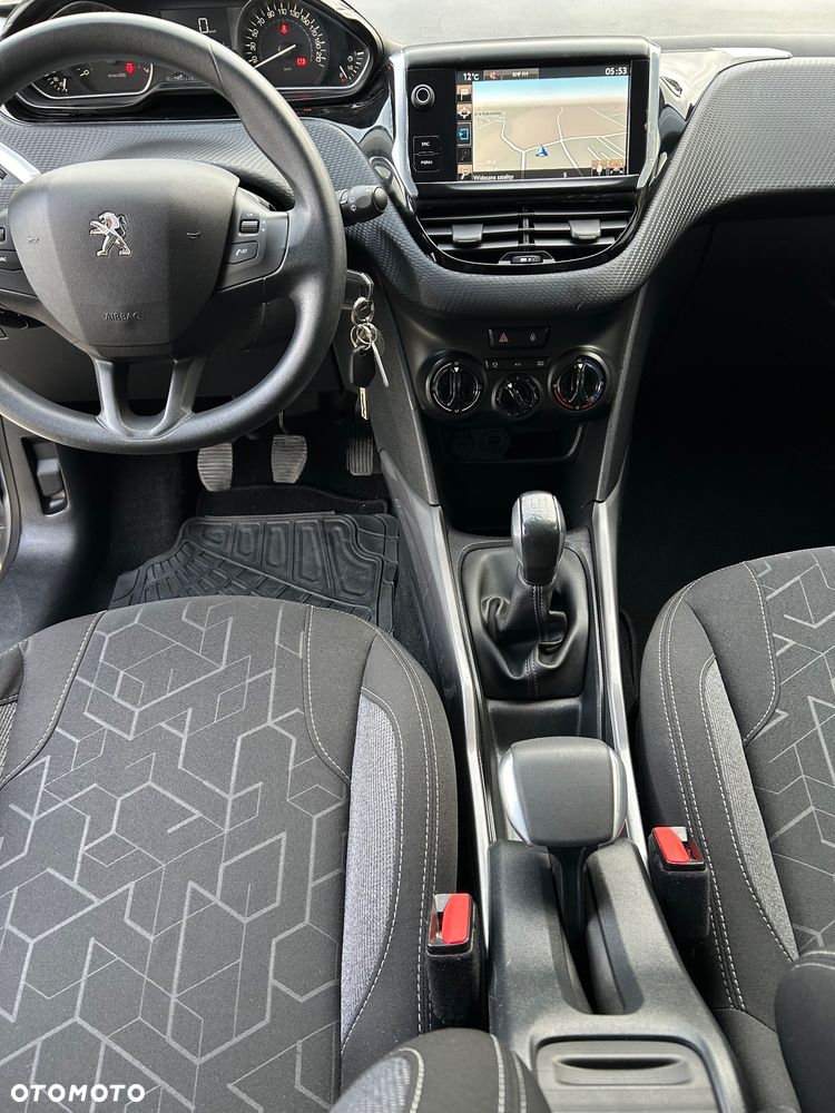 Peugeot 2008 - 11