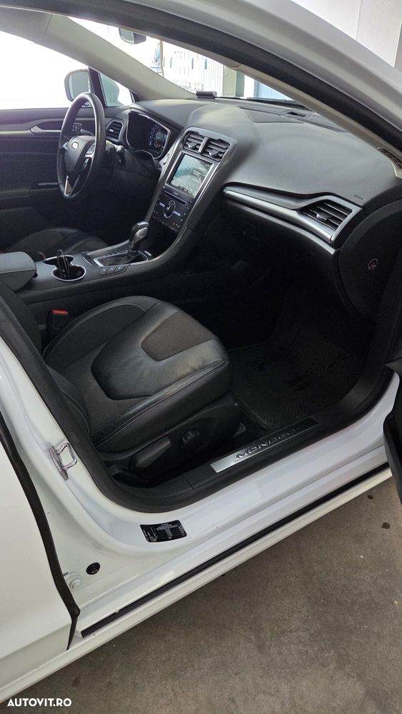 Ford Mondeo 2.0 TDCI PowerShift AWD Titanium - 23