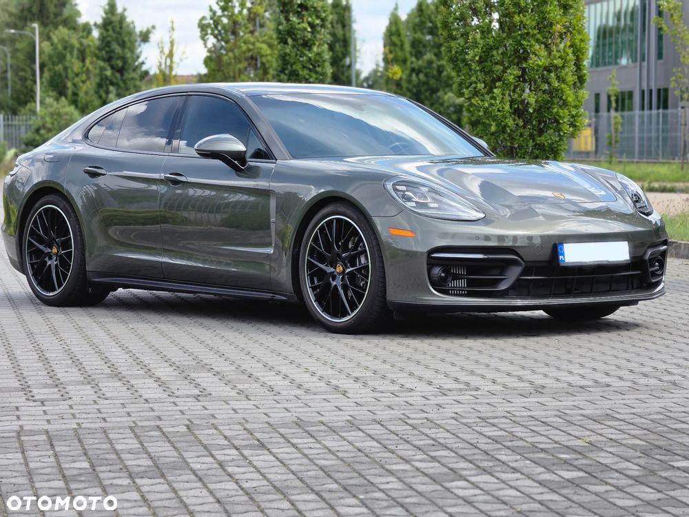 Porsche Panamera 4 Platinum Edition - 12