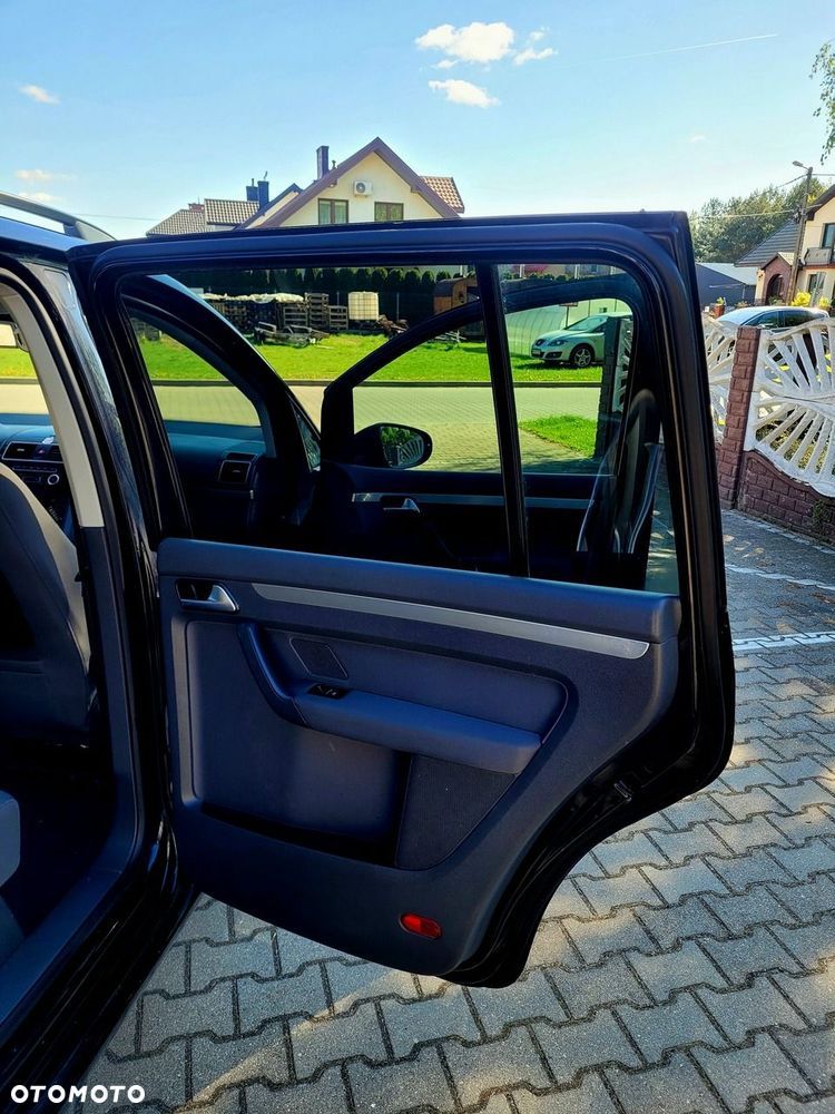 Volkswagen Touran 1.6 TDI DPF BlueMotion Technology DSG Highline - 35