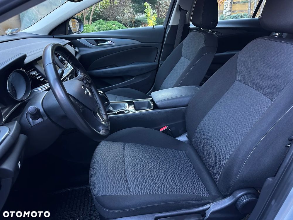 Opel Insignia 1.5 T Enjoy S&S - 11