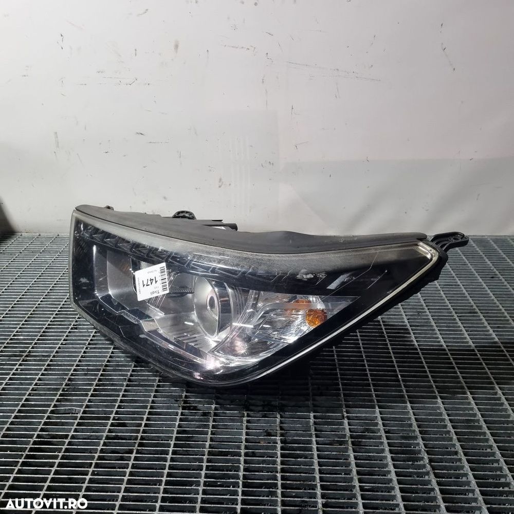 Far Stanga SsangYong Tivoli 2015 - 2019 SUV 4 Usi (1471) Cu lupă - 2