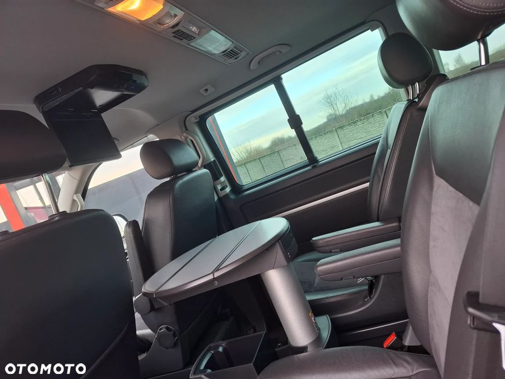 Volkswagen Multivan - 13