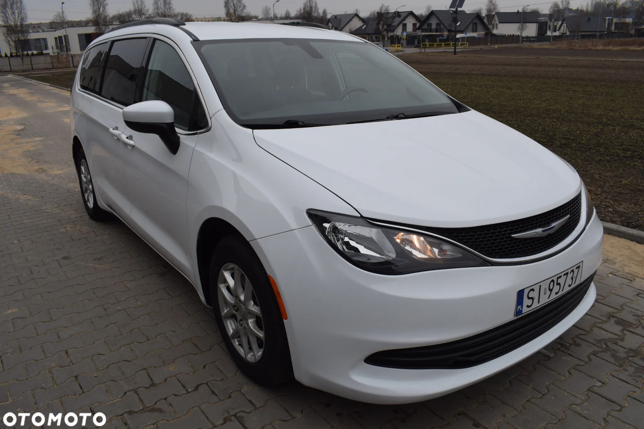 Chrysler Pacifica - 2