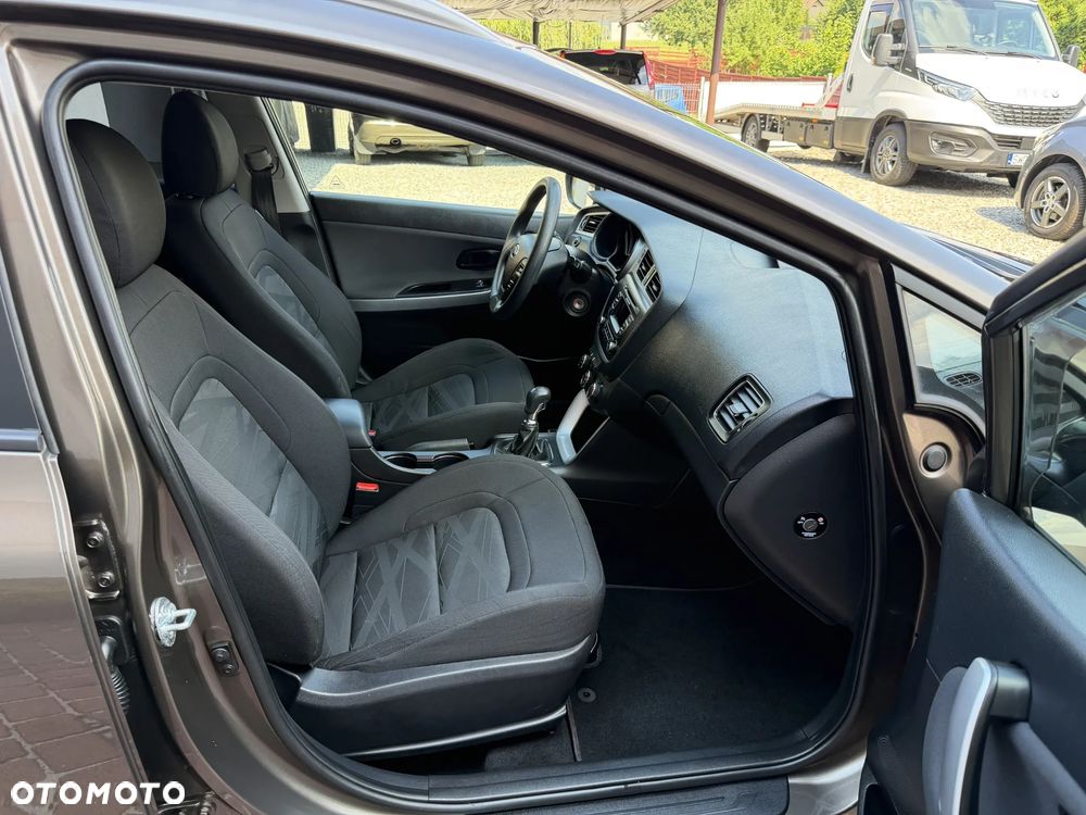 Kia Ceed 1.4 CVVT Spirit - 23