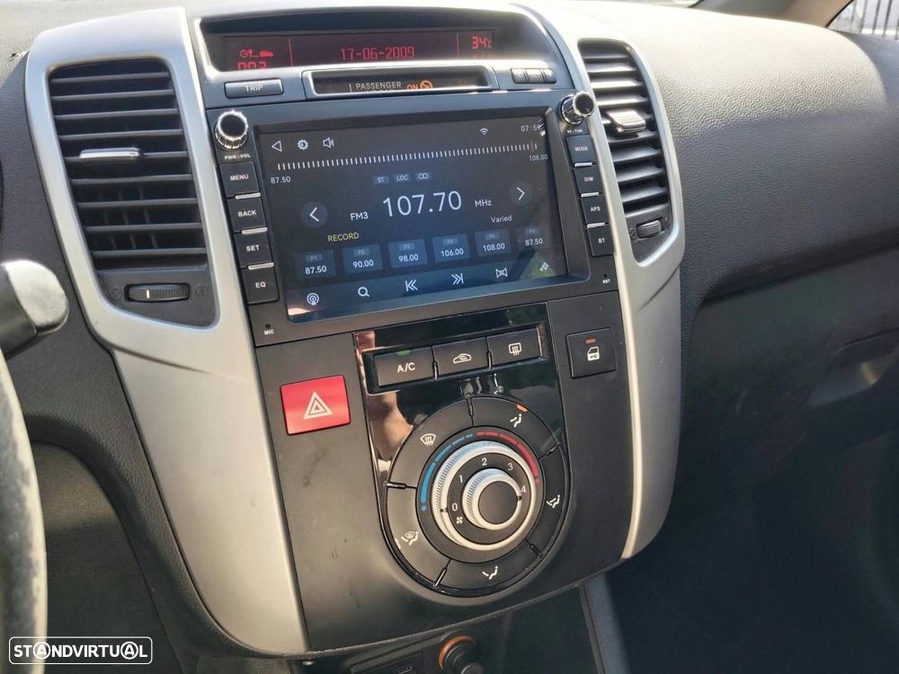 Kia Venga - 13