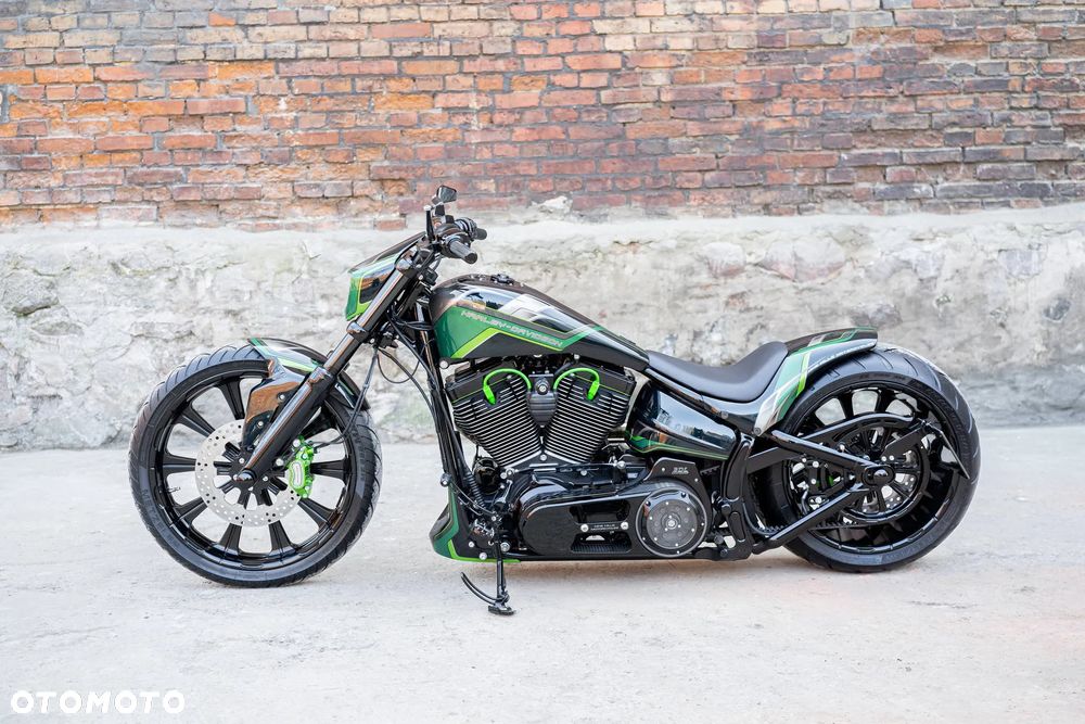 Harley-Davidson Softail Breakout - 4