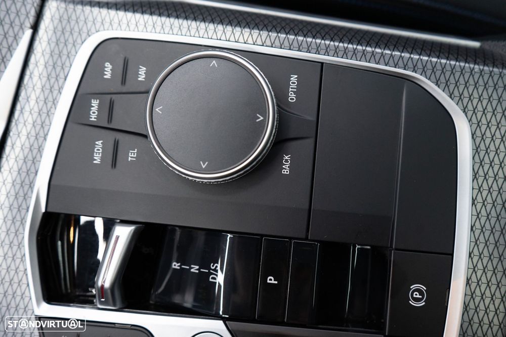 BMW 320 e Pack M Auto - 36