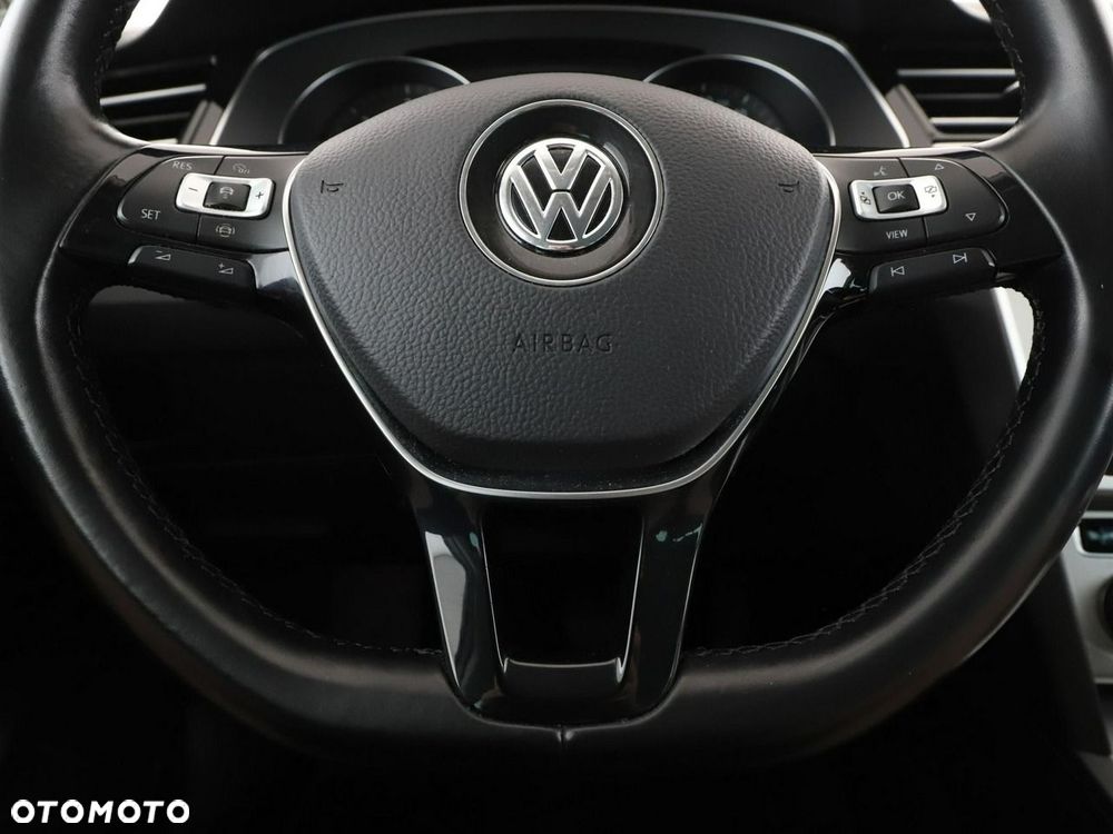 Volkswagen Passat Variant 2.0 TDI DSG (BlueMotion Technology) Trendline - 22