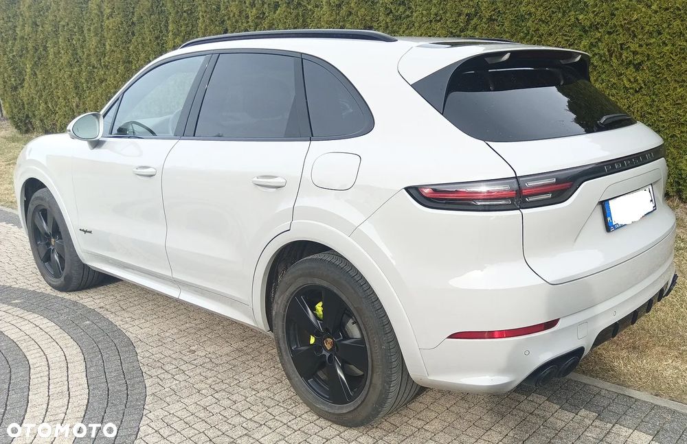 Porsche Cayenne - 2