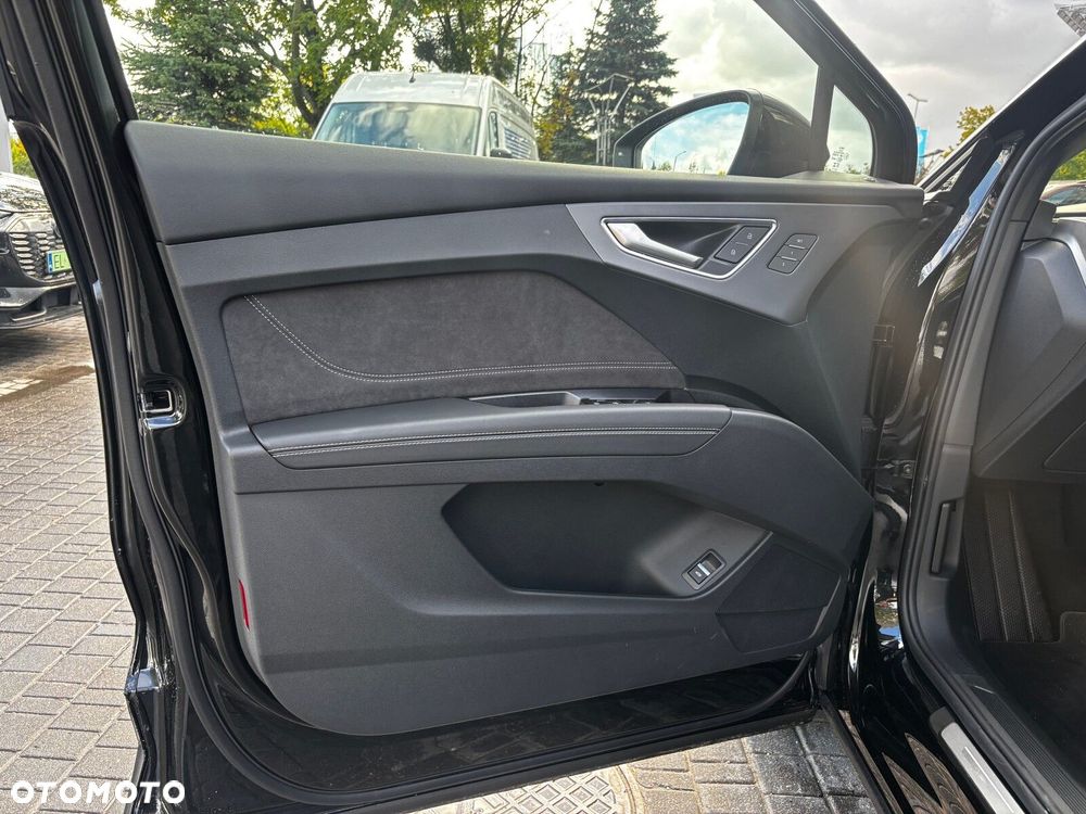 Audi Q4 e-tron - 9