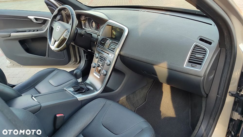 Volvo XC 60 D3 Edition Pro - 23