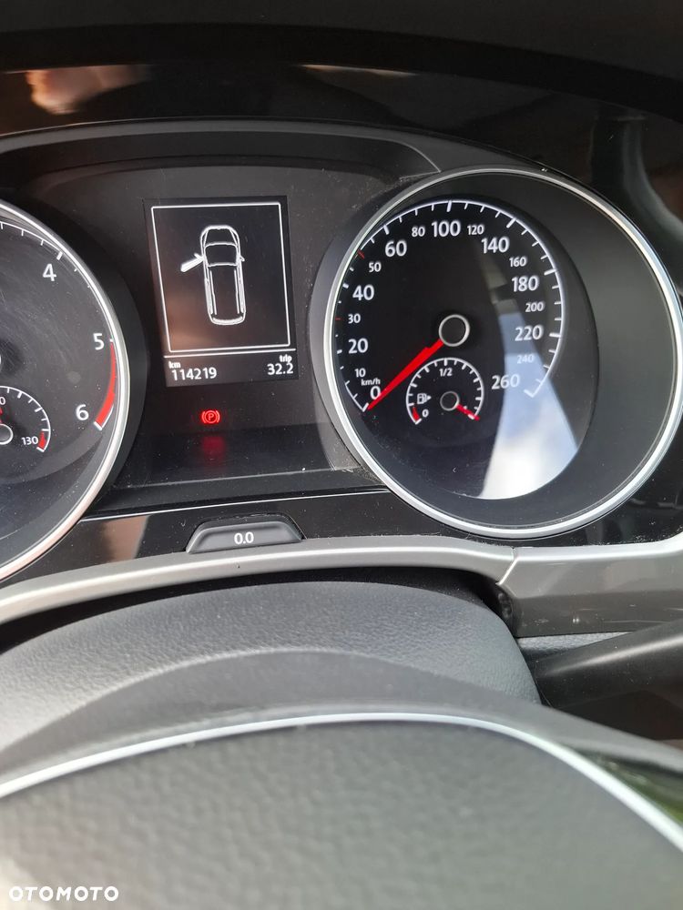 Volkswagen Touran 1.6 TDI BMT SCR Trendline - 12