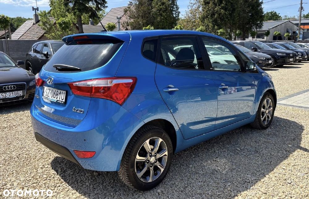 Hyundai ix20 1.4 blue - 9