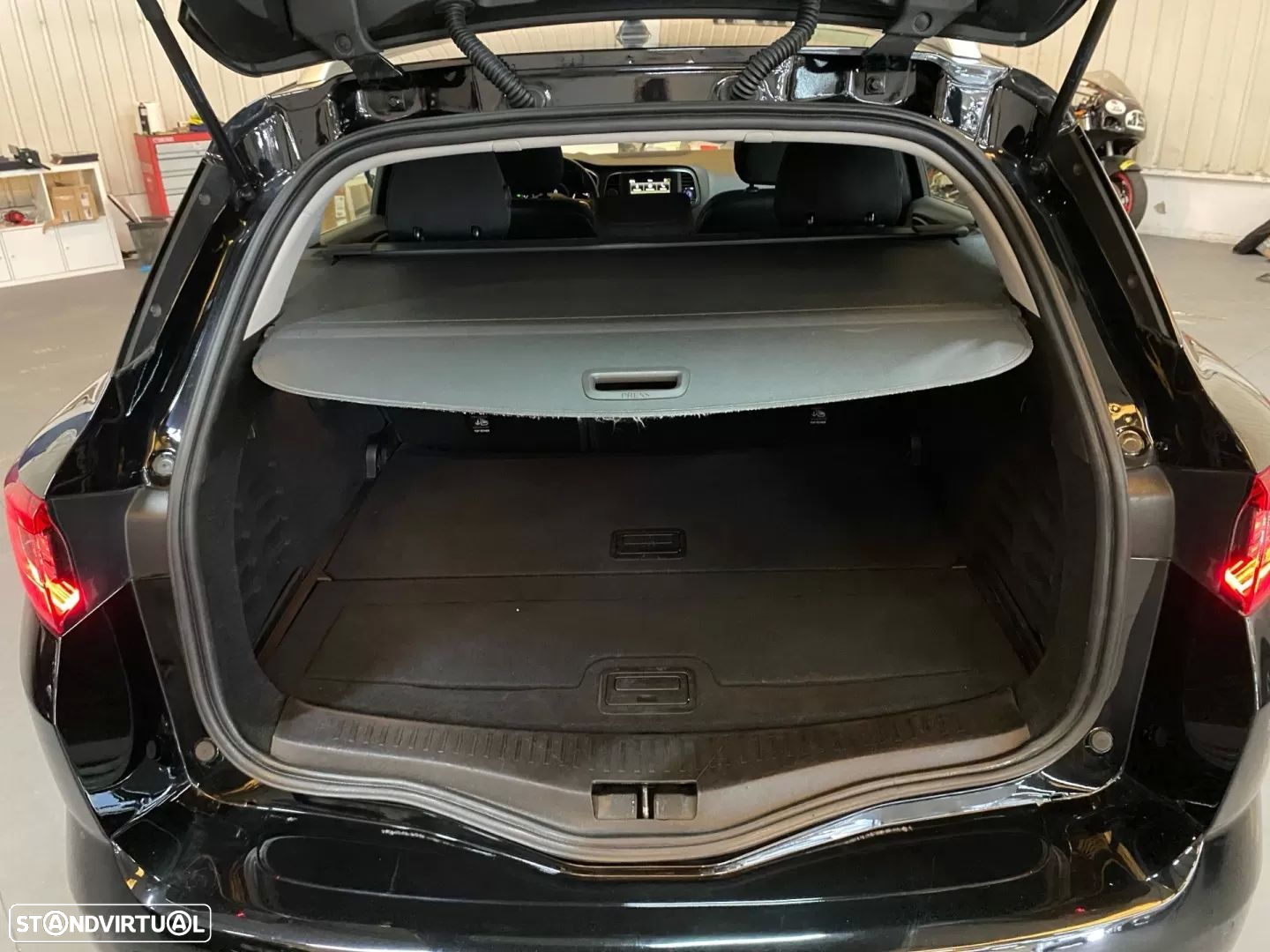 Renault Mégane Sport Tourer 1.5 Blue dCi Equilibre EDC - 20